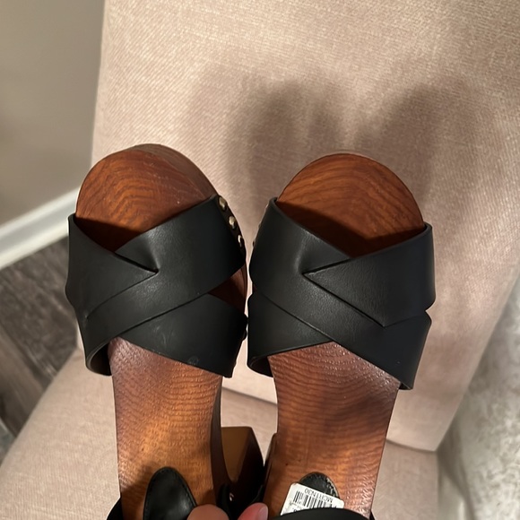 Fergalicious Mercy - Picture 5 of 6